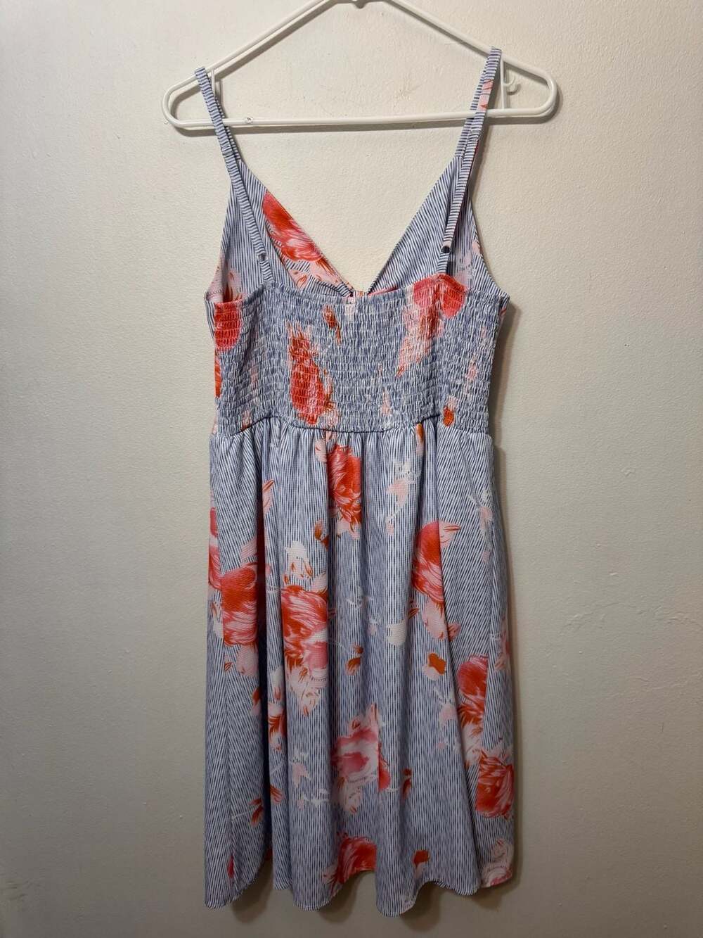ECOWISH Women's Tie Front Floral Striped Midi Dress V-Neck Spaghetti Strap Butto - Picture 3 of 8